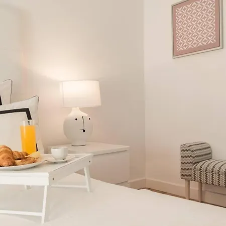 Lovelisbonapartments Feeling At Apartment